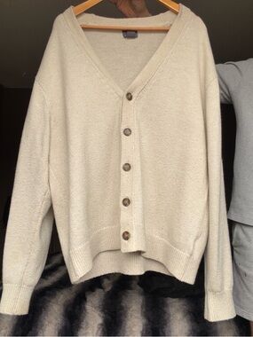 Men’s Cream Cardigan Sweater Medium